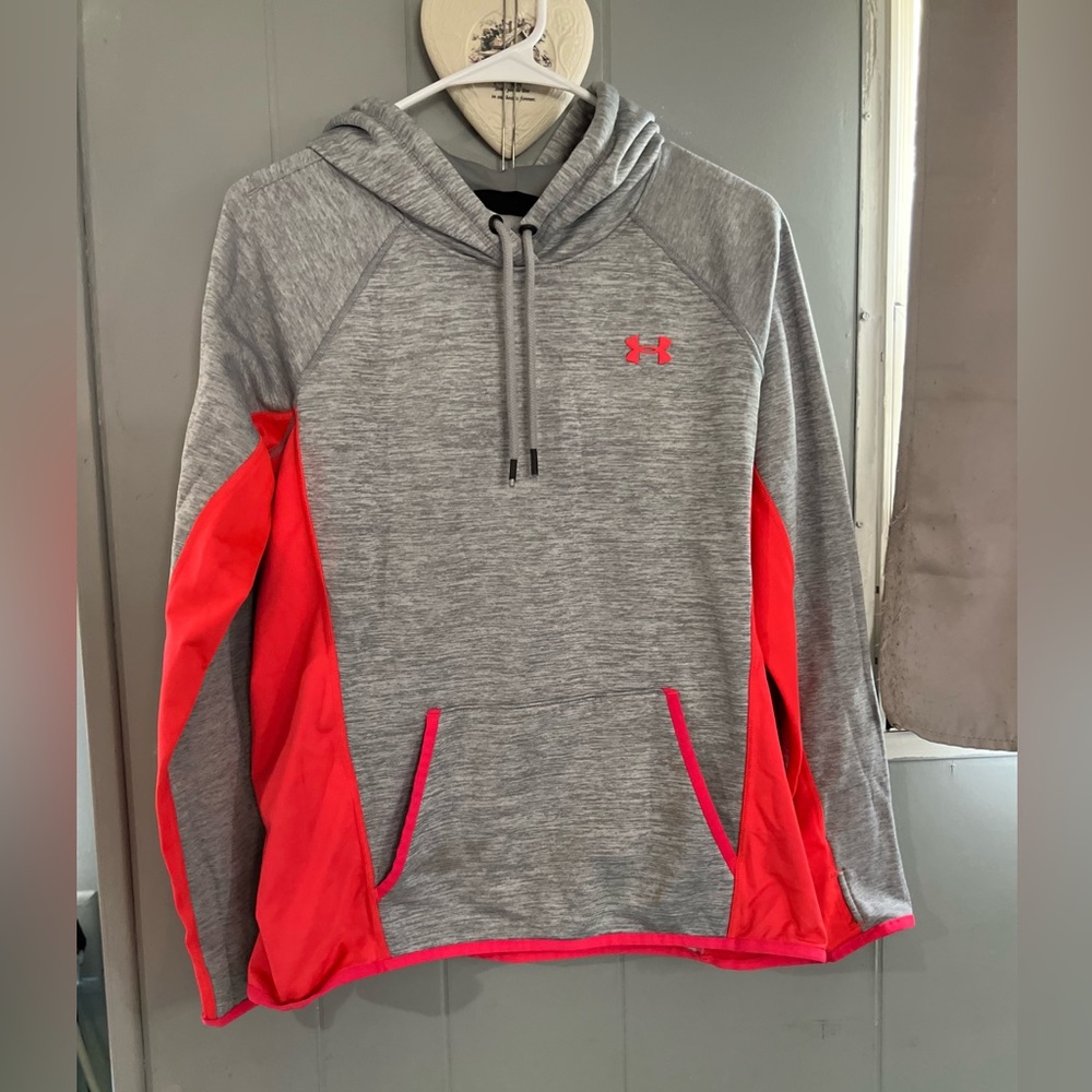 Under Armour Sweatshirt